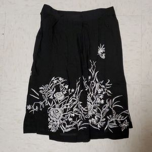 Women's small xxi ruffled pattern skirt